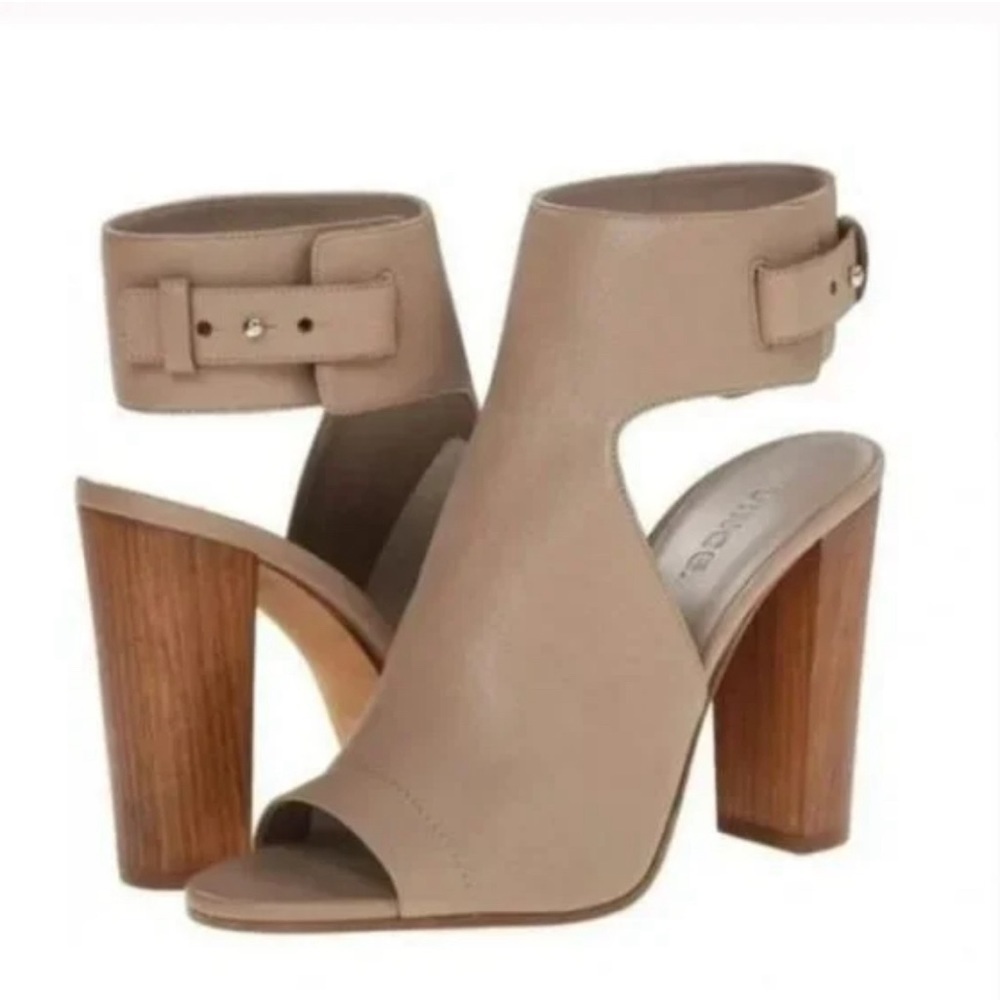 Vince Addie Open-Toe Buckle-Back Sandal Taupe Wood Block Heel Size 7.5